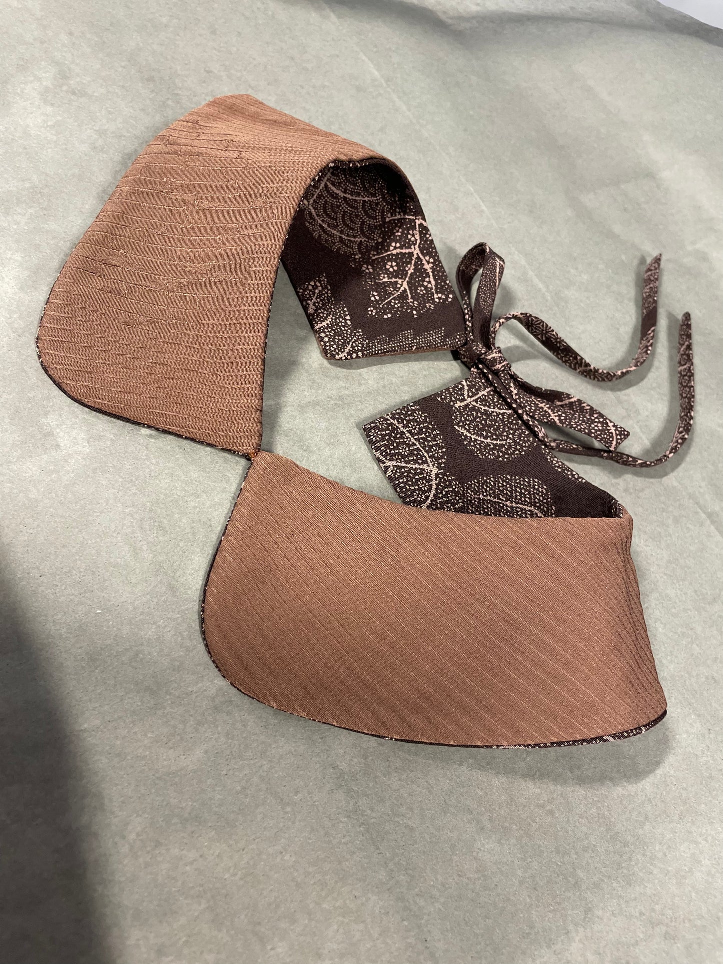 Chocolate and Cedar Peter Pan Kimmi Collar